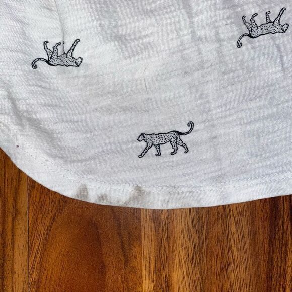 Old Navy Cheetah Everywhere Tee White & Black Size Small - Picture 7 of 7